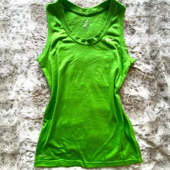 🤸🏻‍♂️SOLD🤸🏻‍♂️Nike Dri-Fit Lime Green Tank Top - Picture 6 of 8
